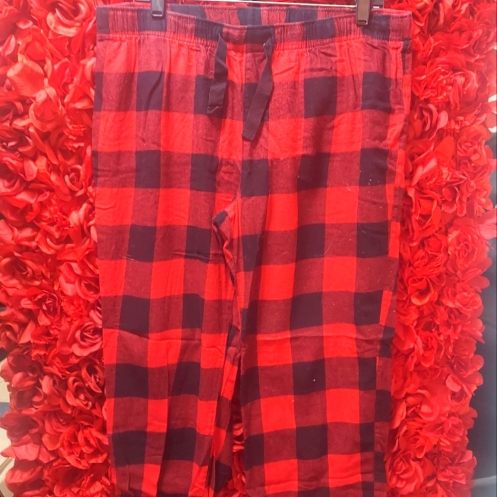 Old Navy Women's Red & Black Checkered Pajama Pants Size L